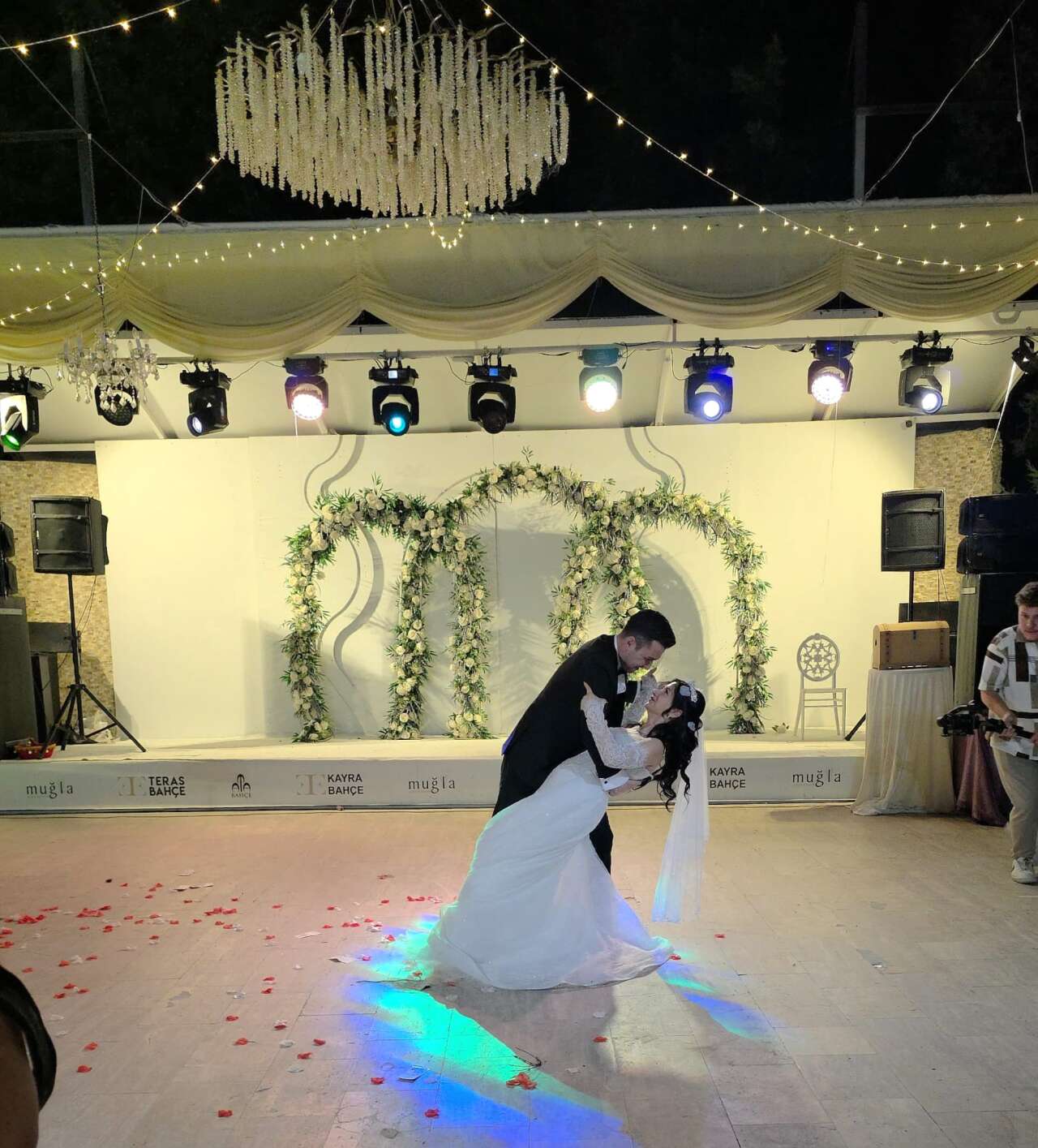 Muğla’da Arzu ve Mehmet’in Mutluluğu: Kayra Düğün Bahçesi’nde Görkemli Düğün 3